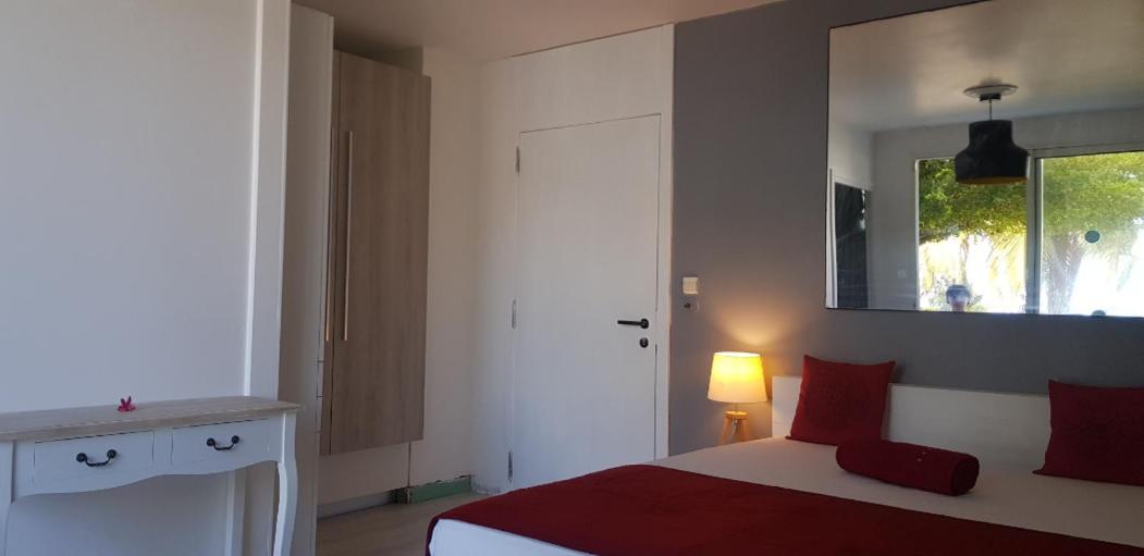 Romantique Et Bel Appartement En Bord De La Mer, Piscine Surveillee Et Belle Plage A 50M Saint-Francois  Exterior foto